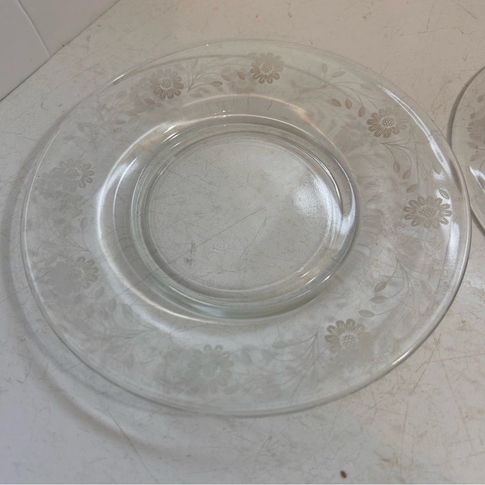 Vintage Fostoria Willowmere set of six etched glass floral small plates - Picture 4 of 5